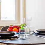 Luxurious 1bdr In Life, Sleeps 4 * ميلان