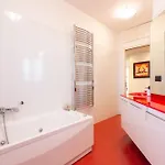I-host Spacious 2br With 2 Baths & Balcony *