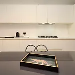 Absolute Luxury Home, 15 Minutes Walk San Siro Apartment
