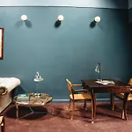 호텔 Aethos 5*