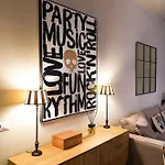 Moscova Art House ميلان