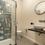 Gold & Platinum Garibaldi Executive Apartment *