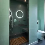 Gold & Platinum Garibaldi Executive Apartment