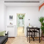 Apartment Gold & Platinum Garibaldi Executive