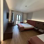 Mokinba Baviera Hotell