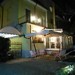 Charly Hotel