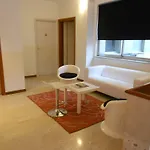 Old * Μιλάνο