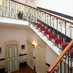 Hotel Charly 3*