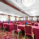 Leonardo Center 4*