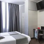 ホテル イビス スタイルズ チェントロ 3*