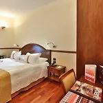 Ξενοδοχείο Worldhotel Casati 18 4*