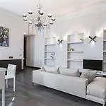 Royal Suites *