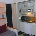 アパートホテル レジデンス シロエ 3*