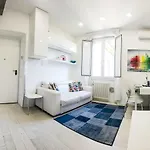 Apartament Milan Style Apartment - City Center