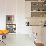 Cosmopolitan Home, 2 Bedrooms, 2 Bth, 5 Guests アパート