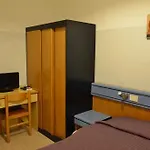 Hotel New *