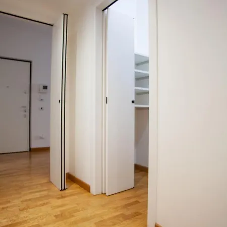 Zona Isola Stazione Garibaldi 6pax-wifi 아파트 *