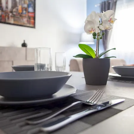 Zona Isola Stazione Garibaldi 6pax-wifi