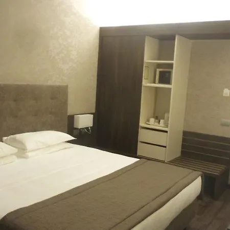 Hotell Palazzo Delle Stelline 3*