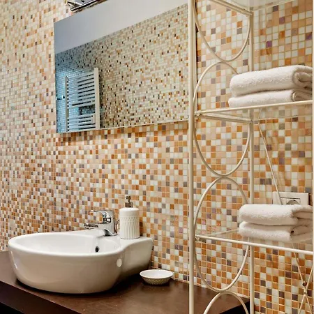 Rentopolis Broletto 39 * Milano