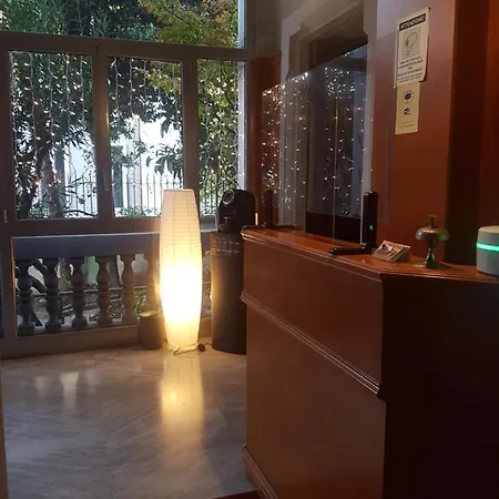卡格兰蒂酒店 酒店