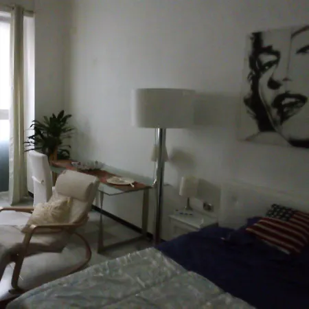 In Guest - Private In Shared Gasthof Mailand