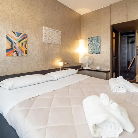 La Casa Delle Arti Tortona Navigli Appartement *