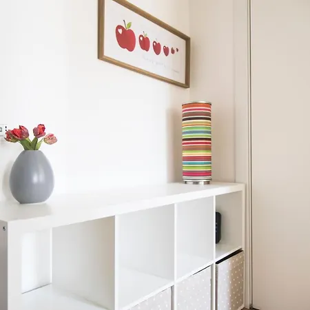 Apartment Modern 1 Bedroom Flat Metro Stop Milan