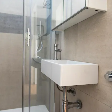 Modern 1 Bedroom Flat Metro Stop Milan