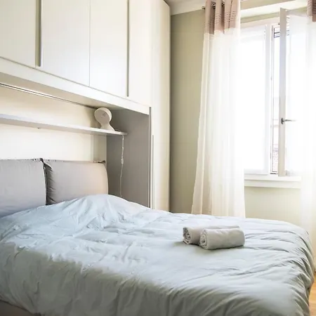 Modern 1 Bedroom Flat Metro Stop *