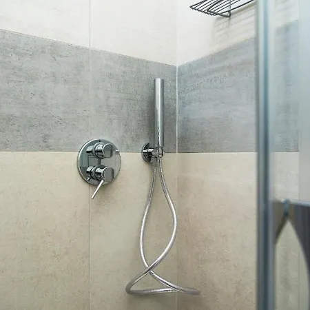 Modern 1 Bedroom Flat Metro Stop Milan