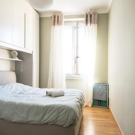 Modern 1 Bedroom Flat Metro Stop Apartment *