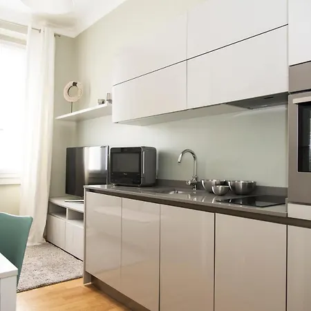 Modern 1 Bedroom Flat Metro Stop Apartment Milan