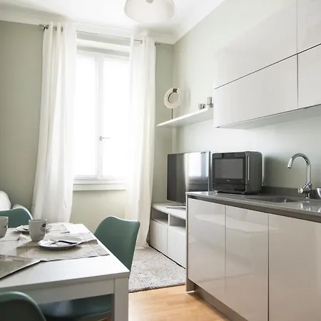 Modern 1 Bedroom Flat Metro Stop Apartment