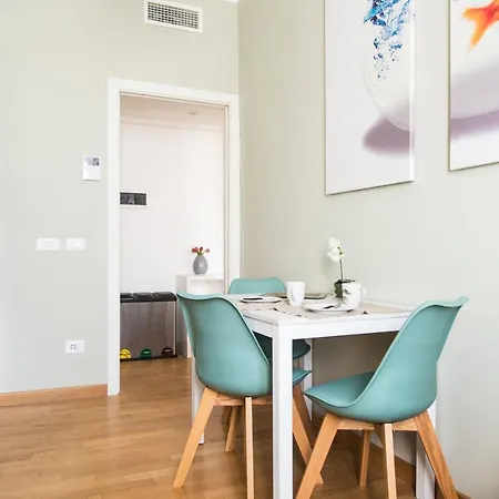 Modern 1 Bedroom Flat Metro Stop Milan