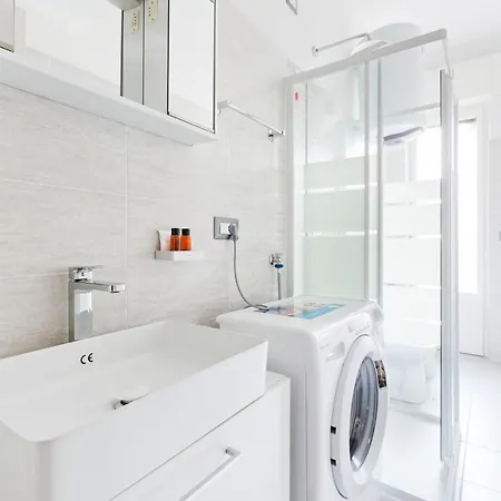 Guesthost - Cozy * Milán