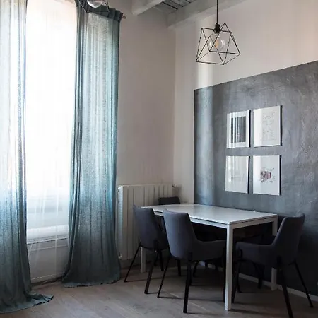 Youhosty - Correggio 12 Апартаменты *