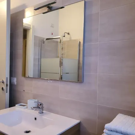 Zubed Apartments-via Carlo Farini Milán