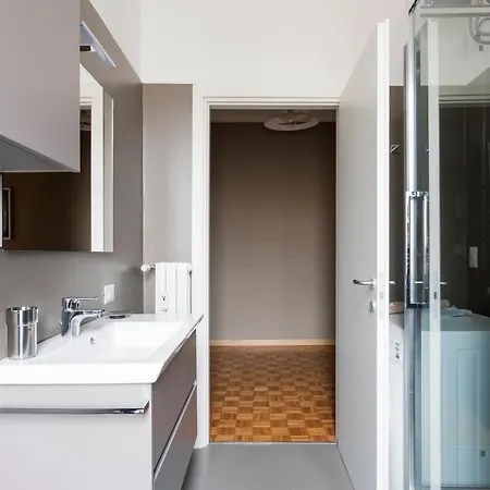 Hostmate - Milano - Felice Casati - Repubblica *