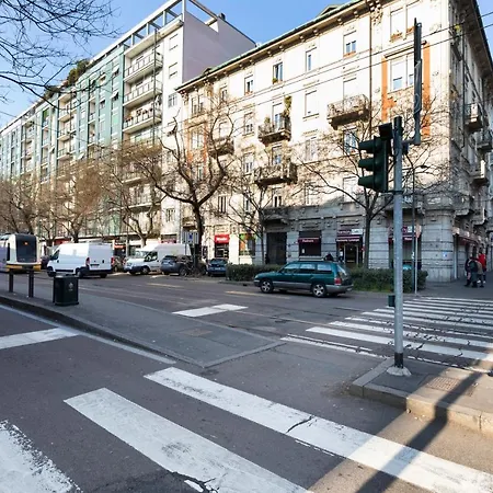 Fashion Design District In Navigli Apartment *