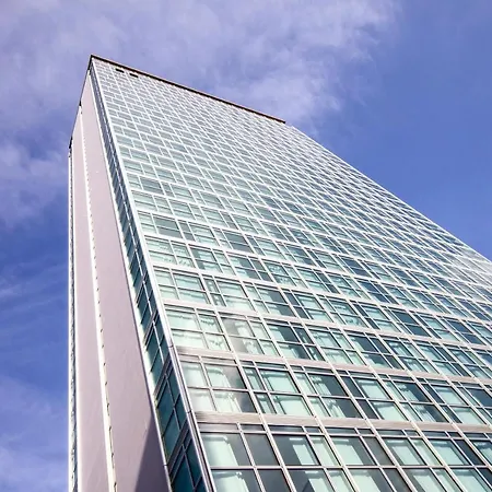 Domux Torre Galfa Sky & Panoramic View 2* Milano