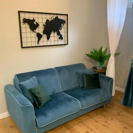Beautiful Basement-tony Appartment-in The Heart Of