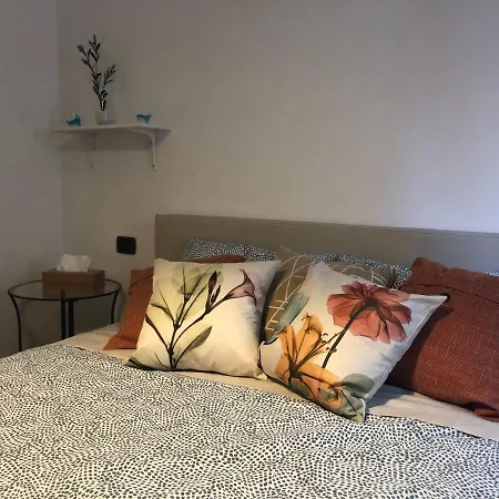 Charming Elise- Close To Station