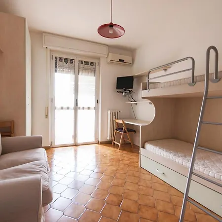 Light & Cozy Flat Near Navigli, Iulm, Bocconi Apartment *