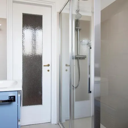 Apartment Light & Cozy Flat Near Navigli, Iulm, Bocconi *