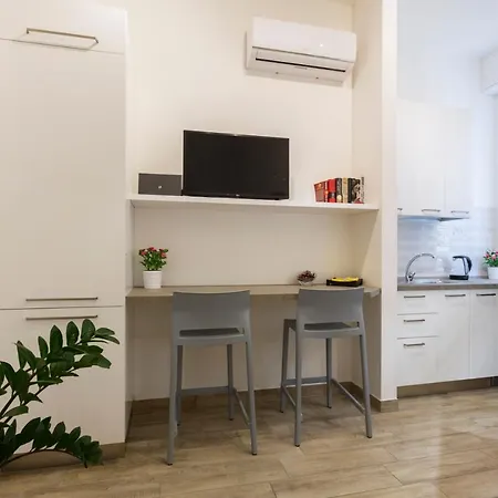 Yellow Line Apartment Milan