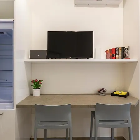 Apartment Yellow Line