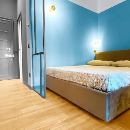 Station Blue * ميلان