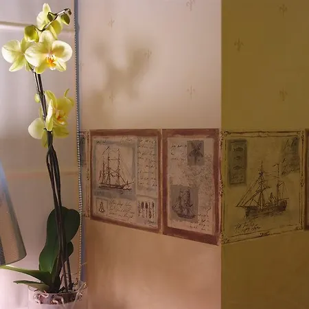 Qc Porta Romana מלון 4*