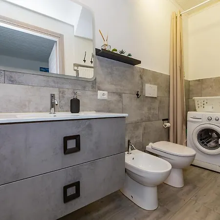 Art Design - Center Lägenhet Milano